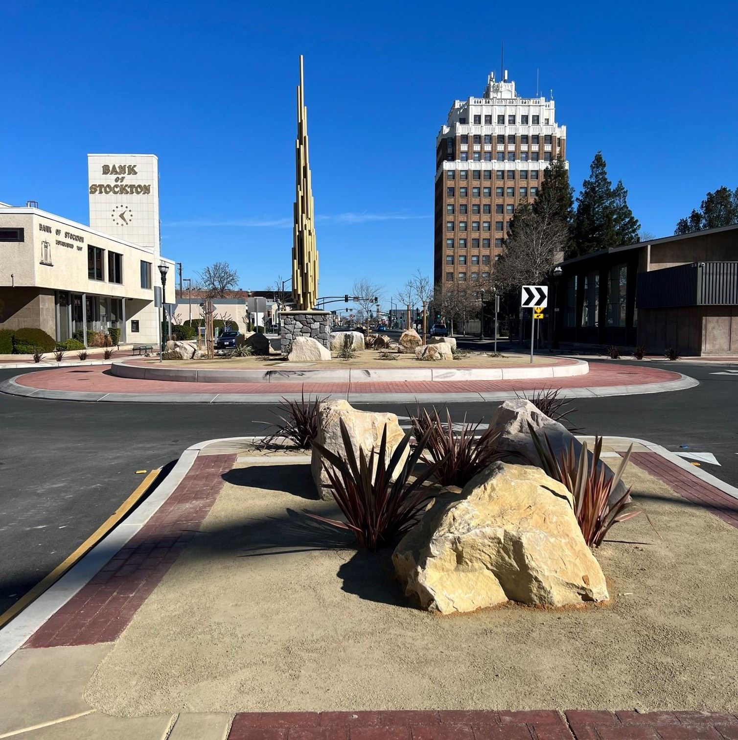 Miner Ave Hunter Square Fountain Spire